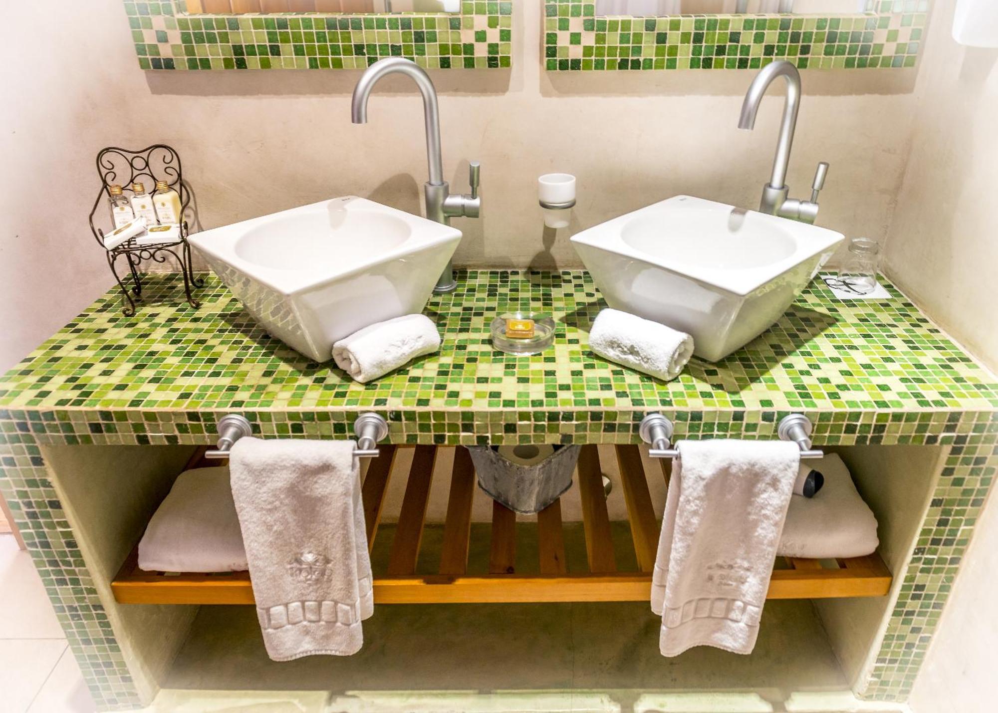 Hotel Lirolay - San Carlos de Bariloche
