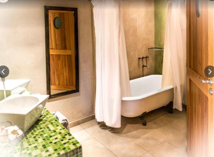 Hotel Lirolay -